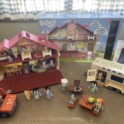  Bluey Mega Bundle Home, BBQ Playset, and 4 Figures