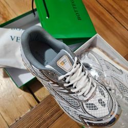 Bottega Veneta Orbits