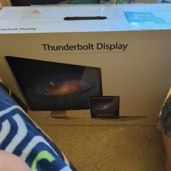 Mac Thunderbolt Display For MacBook 