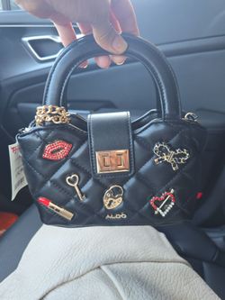 ALDO PURSE WOTH CHAIN