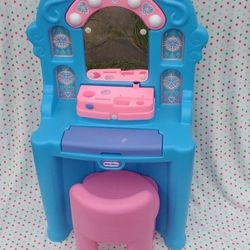 Little Tikes Ice Princess Magic Mirror - Roleplay Vanity with Lights Sounds & Pr