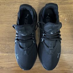 Men’s Size 10 Puma Soft ride Shoes