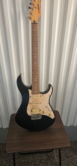 Yamaha EG 112C