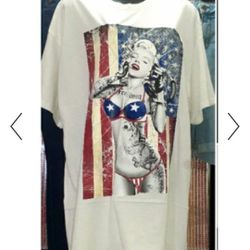 Marilyn Monroe PINUP tattoo Tshirt (MENS LARGE) Patriotic Stars & Stripes Bikini  - Distressed Marilyn Monroe Graphic (MENS LARGE) 