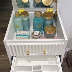 Modern Vanity Storage Tower – Mirror + Organizers