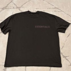 Black Essentials Shrit