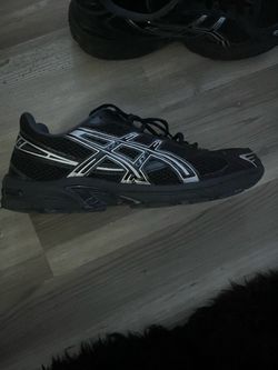 Black and silver asics size 10