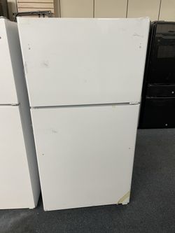 GE 33” 22 Cu Ft Top Freezer Refrigerator 