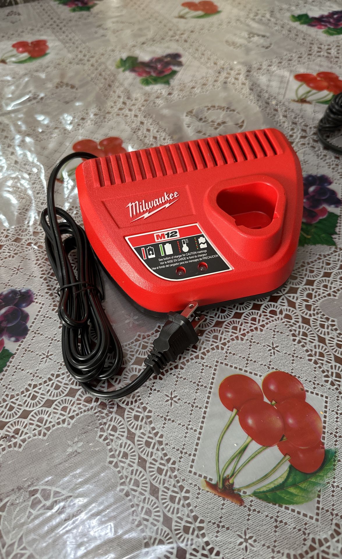 Milwaukee M12 Battery Charger