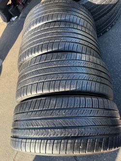 Vendo set de llantas 205/45r17 Michelin en perfectas condiciones de Vida