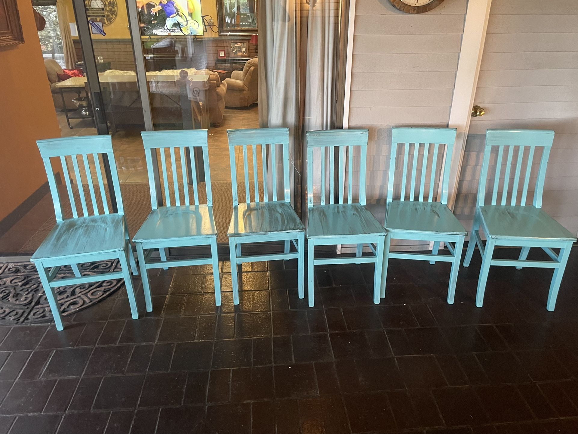 Nice Distressed Wooden Chairs (turquoise)