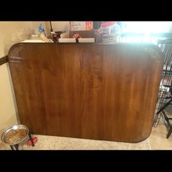 Table Chairs And Hutch