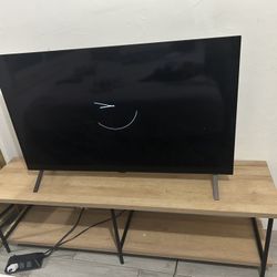 48 IN LED LG Smart Tv W Table 
