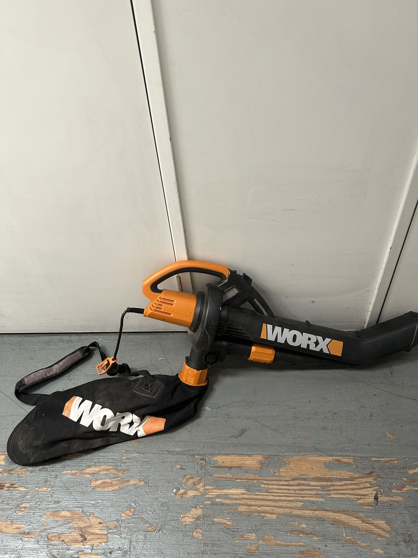 WORX 3 in 1 Electric Leaf Blower