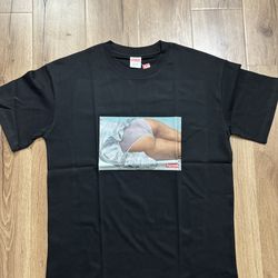 Black supreme t-shirt