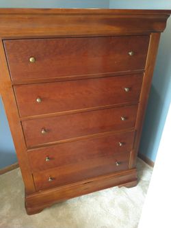 Vaughn Bassett five drawer chest of drawers cherry used