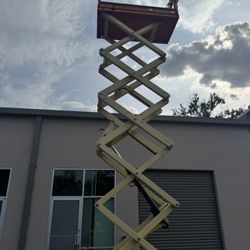 2015 JLG 3248RS scissor lift