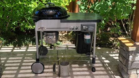 Weber Performer Deluxe 22 Grill & Accessories
