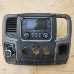 2013-2018 DODGE RAM 1500 CENTER DASHBOARD RADIO & CONTROLLERS 