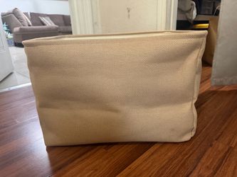Laundry basket with drawstring