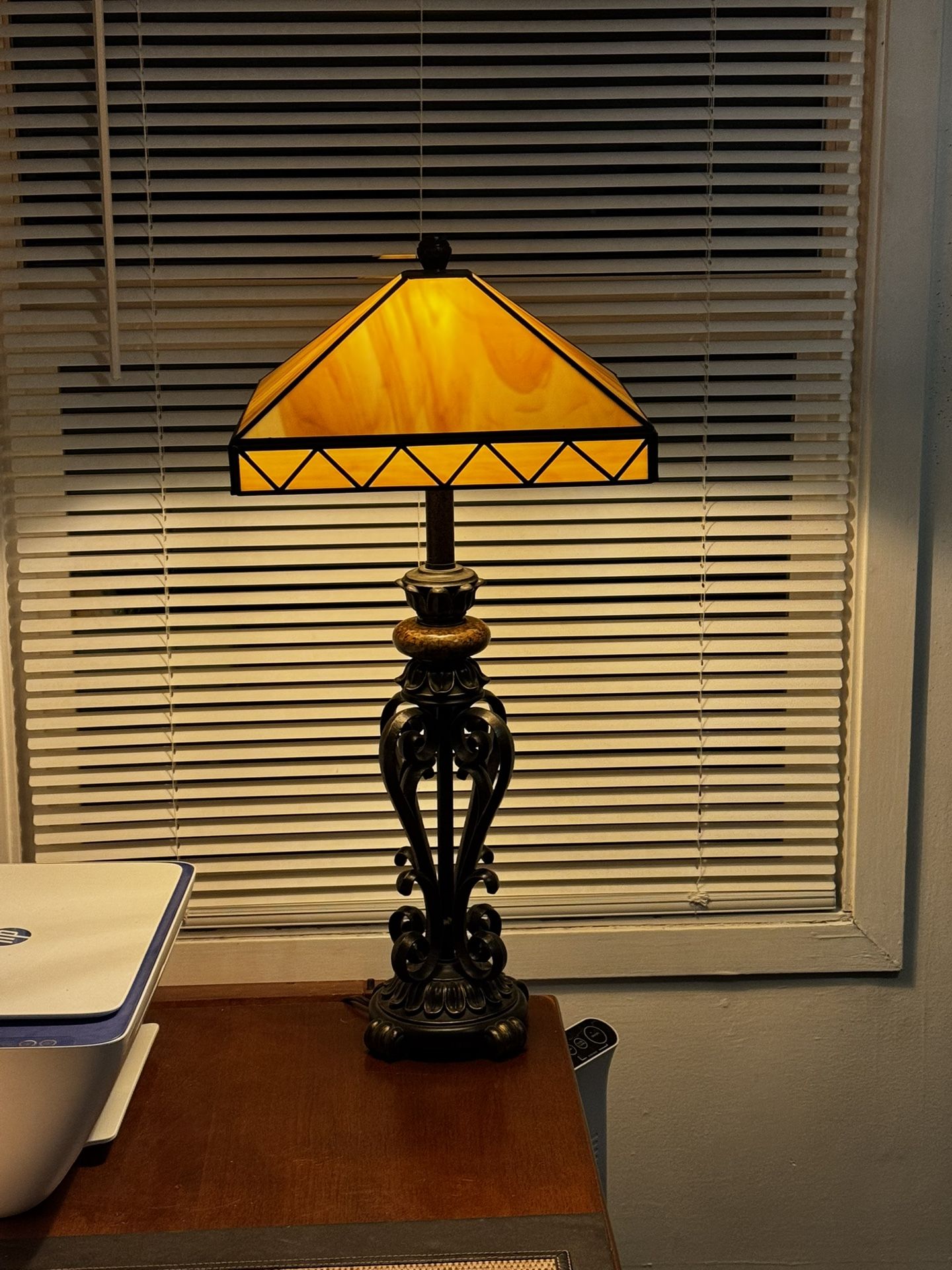 stained glass lamp (tiffany style, southwestern, mid western style)