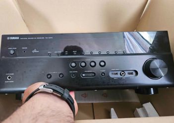 Yamaha RX v673
