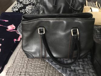 Coach leather pursed excellent condition