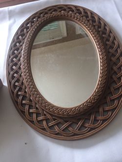 Mirror &2. Shelf’s