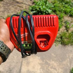 Milwaukee M12 Charger