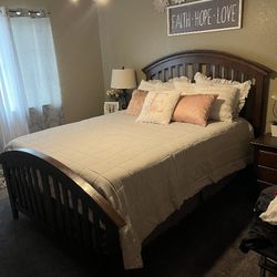 Queen Bed and Brand New Box Spring Queen Size