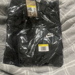 Black nike windbreaker
