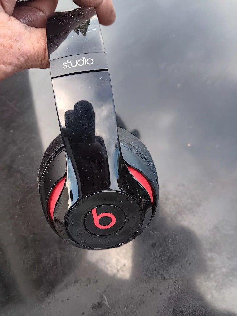 Beats Studio Wireless 3. In Very Good Condition. No Issues