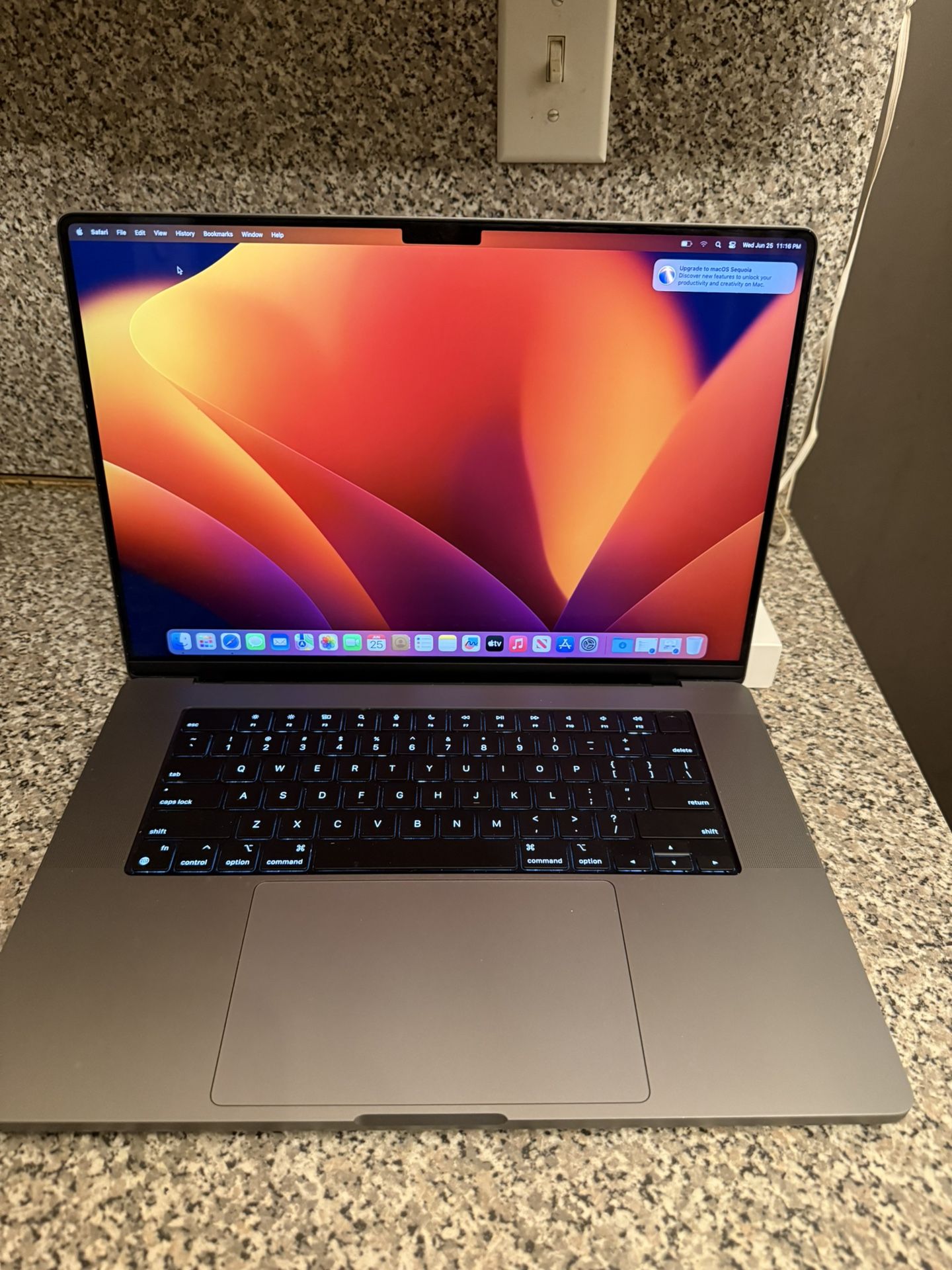 MacBook Pro 16 Inch 32gb Unified Memory 1 TB SSD