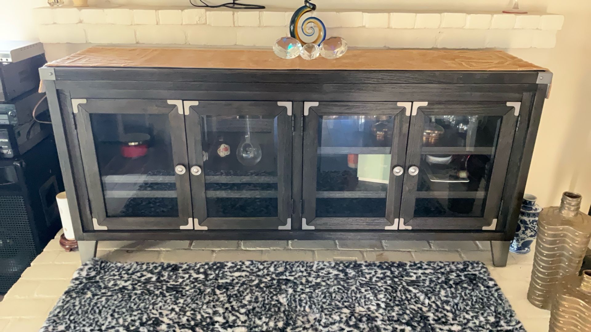 Tv Console.       Auto Dealing Mahjong Playing Table.    Round Coffee Table