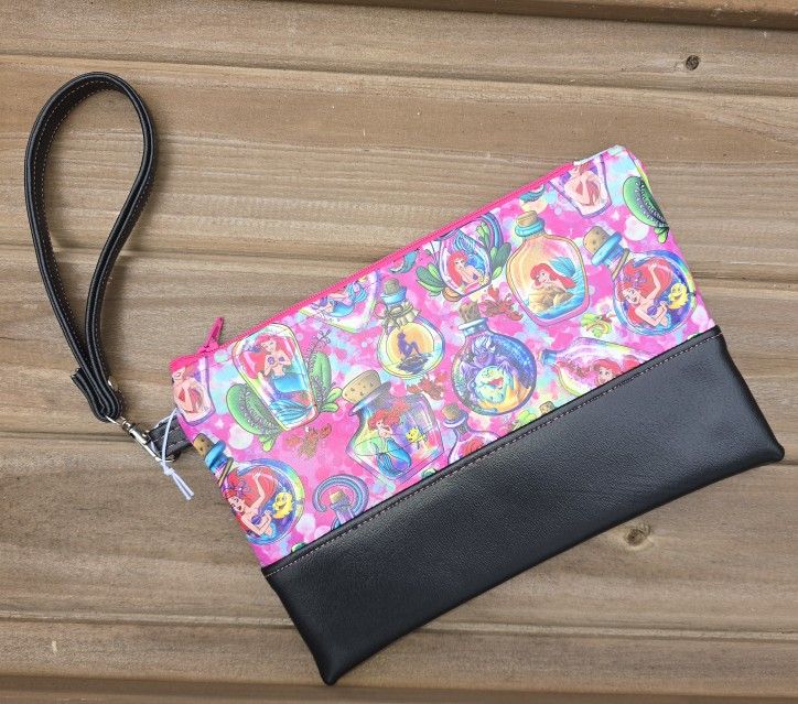 Wristlet