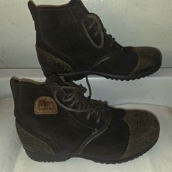 Sorel Wingtip Chukka Boots Men Size 9/42 Suede Short Ankle Lightly Used