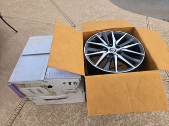 Toyota original black wheels 18inch