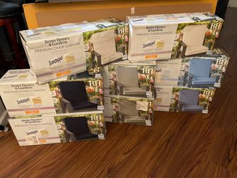 Better Homes & Gardens 44 in x 20 in Outdoor Chair Seat Cushion, 1 Piece in Each Box Seat & Back Cushion. (2 Beige, 2 Chambrey, 2 Green, 2 Navy) $25 E
