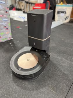 iRobot Roomba s9+ Self-Emptying Robot Vacuum – Excellent Condition + Extra Bags
