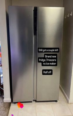 BRAND NEW FRIDGE FREEZER FRIGIDAIRE