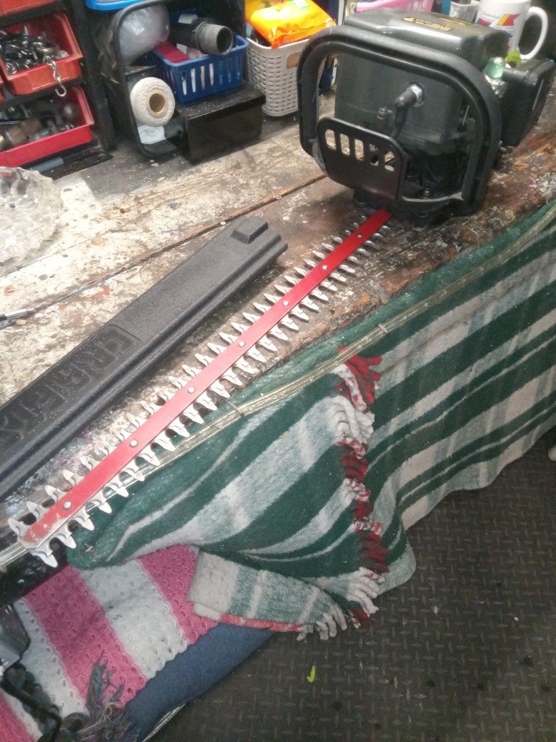 Craftman 22 Inch Gas Hedge Cutters