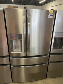 Frigidaire Gallery French Door Refrigerator (minor dents)