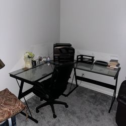 Office Desk And Chair 