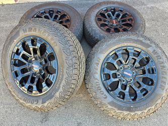 18" gmc canyon Colorado sierra chevy silverado factory wheels and tires new