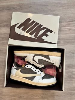 Size 11 men jordan 1 low
