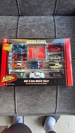 Johnny Lightning Muscle Cars 10 Car Box Set