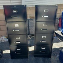 FILE CABINETS WITH KEYS