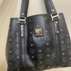 Black Tote Medium 