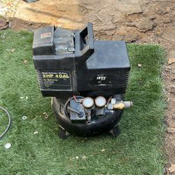 4 Gallons Craftsman Compressor 