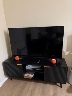 55 inch smart tv, brand new condition
